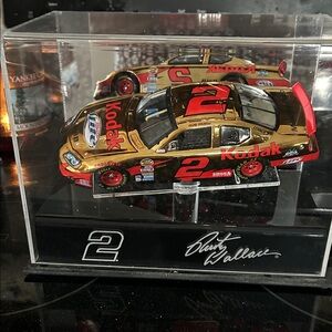 Rusty Wallace 2001 gold car